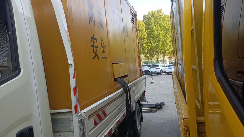江源如何判断柴油发电机组和UPS电源的切换时间是否符合要求？